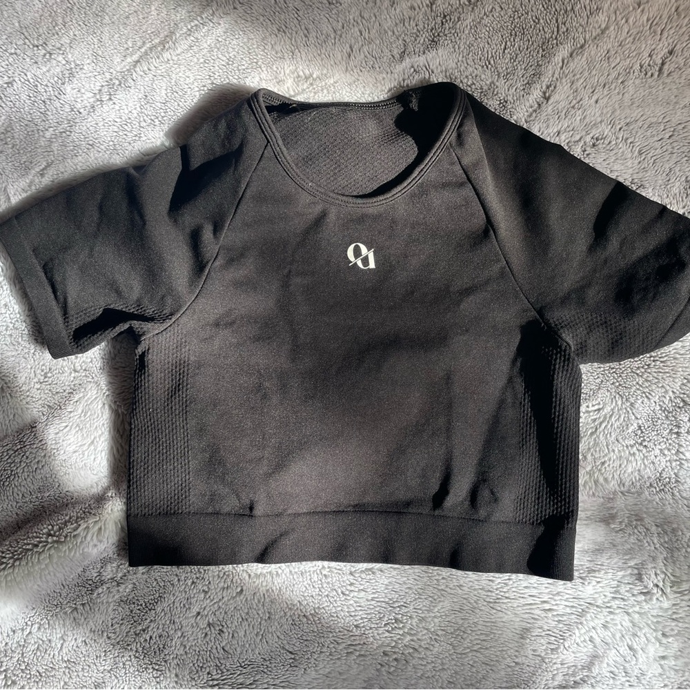 Ownu Black Cropped Gym Top